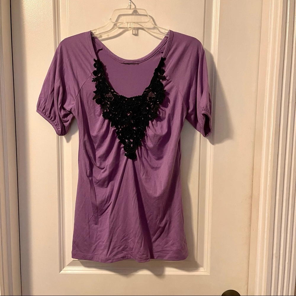 Purple T-Shirt Black Lace Appliqué Scoop Neck T-shirt Top M (see measurements)